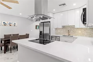 409 NE 27th Dr, Wilton Manors, FL 33334 - Photo 3