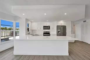 2500 NE 48th Ln, Fort Lauderdale, FL 33308 - Photo 11