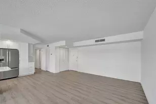 2500 NE 48th Ln, Fort Lauderdale, FL 33308 - Photo 13