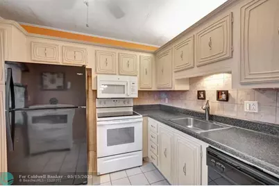 2841  Somerset Dr, Unit #318, Lauderdale Lakes, FL 33311 - Photo 31