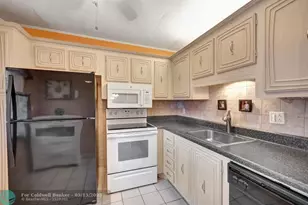 2841 Somerset Dr, Lauderdale Lakes, FL 33311 - Photo 9