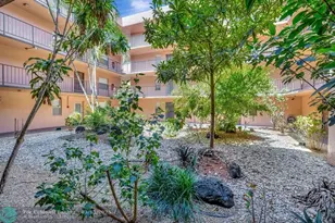 2841 Somerset Dr, Lauderdale Lakes, FL 33311 - Photo 25