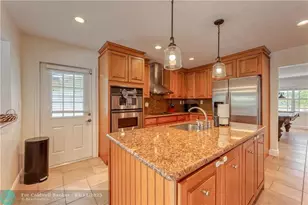 3351 NE 17th Way, Oakland Park, FL 33334 - Photo 23