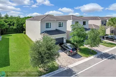 453 NW 36th Ave, Pompano Beach, FL 33069 - Photo 1