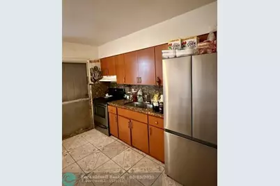 430 NE 75th St, Miami, FL 33138 - Photo 11