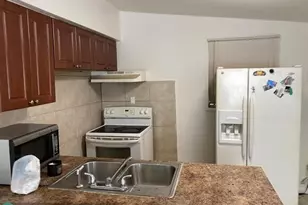 1640 SW 40th Terrace, Unincorporated Broward County, FL 33317 - Photo 13