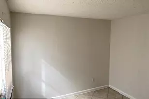 1640 SW 40th Terrace, Unincorporated Broward County, FL 33317 - Photo 3