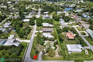 702 Lake Dr, Sebastian, FL 32958 - Photo 3