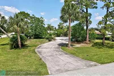 702  Lake Dr, Sebastian, FL 32958 - Photo 13