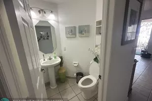 8691 NW 112th Ct, Doral, FL 33178 - Photo 17