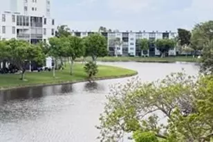 2108 S Cypress Bend Dr, Pompano Beach, FL 33069 - Photo 5