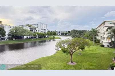 2108 S Cypress Bend Dr, Unit #306, Pompano Beach, FL 33069 - Photo 3