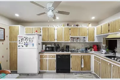 5725  Fernley Dr, Unit #22, West Palm Beach, FL 33415 - Photo 17