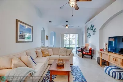 5730 E Sunberry Cir, Fort Pierce, FL 34951 - Photo 3