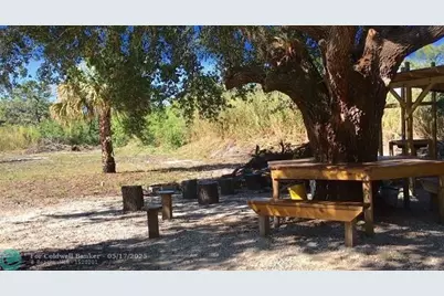 580 N Zambria St, Clewiston, FL 33440 - Photo 3