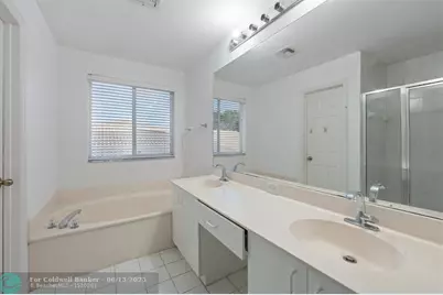 10772 SW 14th Pl, Davie, FL 33324 - Photo 15