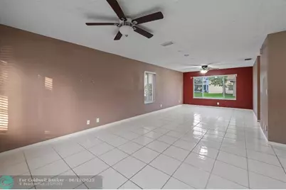 10772 SW 14th Pl, Davie, FL 33324 - Photo 11