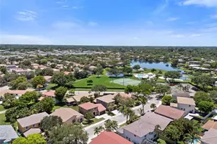 10772 SW 14th Pl, Davie, FL 33324 - Photo 3