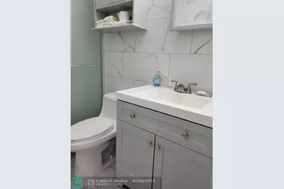 800 SW 11th Ave, Unit #17, Hallandale Beach, FL 33009 - Photo 9