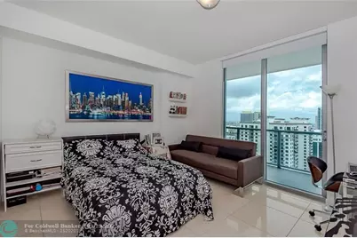 1111 SW 1st Ave, Unit #Ph3920, Miami, FL 33130 - Photo 9