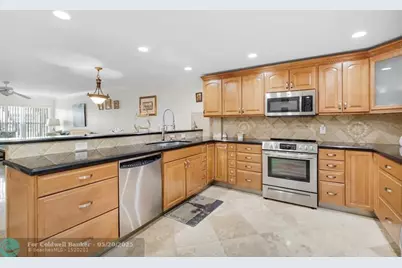 18940  Stewart Cir, Unit #2, Boca Raton, FL 33496 - Photo 7