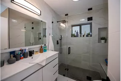 18560 NE 20th Ct, North Miami Beach, FL 33179 - Photo 11