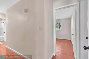 1311 NE 42nd St, Oakland Park, FL 33334 - Photo 25