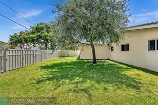 1311 NE 42nd St, Oakland Park, FL 33334 - Photo 47