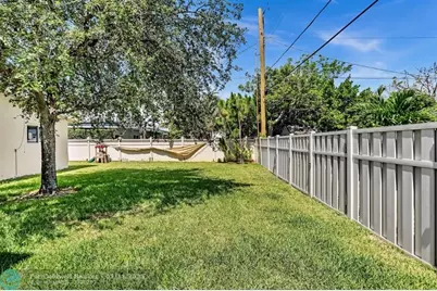 1311 NE 42nd St, Oakland Park, FL 33334 - Photo 49