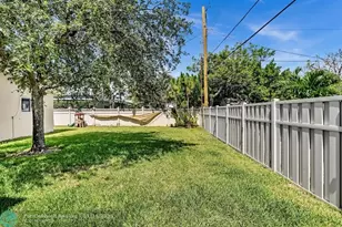 1311 NE 42nd St, Oakland Park, FL 33334 - Photo 49