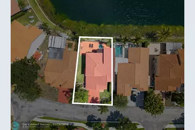 8313 NW 188th Ter, Hialeah, FL 33015 - Photo 13