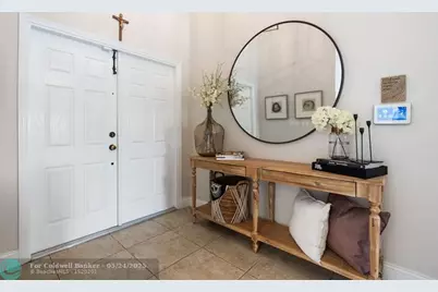 8313 NW 188th Ter, Hialeah, FL 33015 - Photo 17