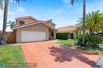 8313 NW 188th Ter, Hialeah, FL 33015 - Photo 1