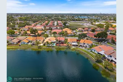 8313 NW 188th Ter, Hialeah, FL 33015 - Photo 15