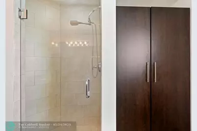 8313 NW 188th Ter, Hialeah, FL 33015 - Photo 43