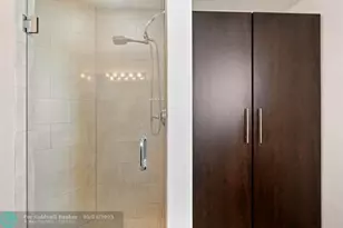 8313 NW 188th Terrace, Hialeah, FL 33015 - Photo 43