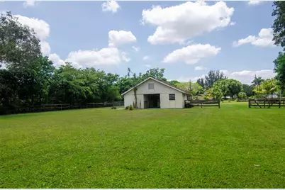 1765 SW 112th Av, Davie, FL 33325 - Photo 35