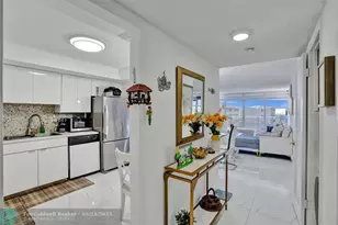 18041 SE Biscayne Blvd Unit, Aventura, FL 33160 - Photo 13
