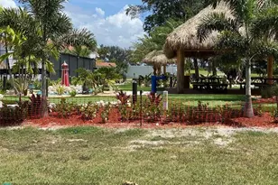 2025 Berkshire B Unit, Deerfield Beach, FL 33442 - Photo 31