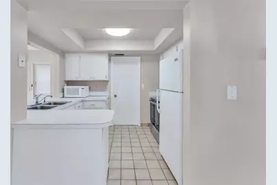 4922 NW 52nd St, Tamarac, FL 33319 - Photo 9