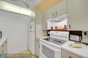 2801 Victoria Way, Coconut Creek, FL 33066 - Photo 3