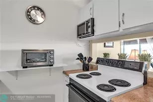 925 SW 11th Ave, Hallandale Beach, FL 33009 - Photo 17