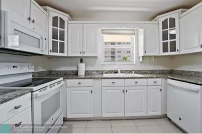 1051  Hillsboro Mile, Unit #305E, Hillsboro Beach, FL 33062 - Photo 11