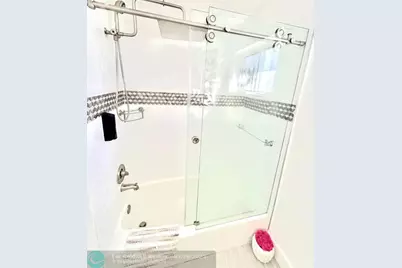 20515  Highland Lakes Blvd, Miami, FL 33179 - Photo 21