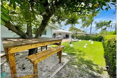 20515  Highland Lakes Blvd, Miami, FL 33179 - Photo 3