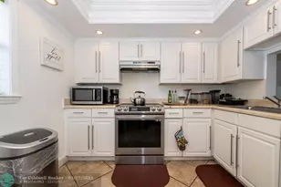 8821 NW 38th Dr, Coral Springs, FL 33065 - Photo 5