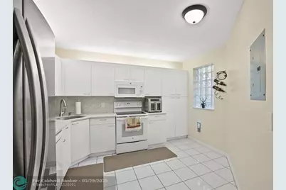 4161  Coral Tree Cir, Unit #362, Coconut Creek, FL 33073 - Photo 9