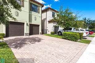 4851 NW 57th Ct, Tamarac, FL 33319 - Photo 3