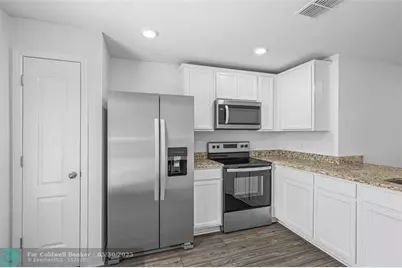 7724  104th Ave, Vero Beach, FL 32967 - Photo 5