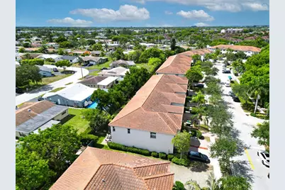 8244  Prestige Commons Dr, Tamarac, FL 33321 - Photo 3